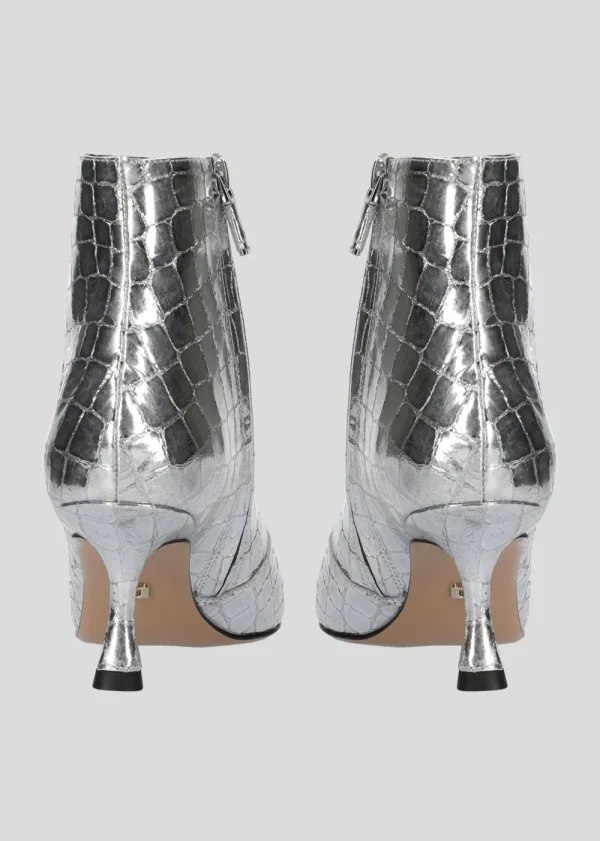 Lola Cruz 'Mountain' Ankle Boot>Women Boots | Heels
